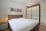 2. Schlafzimmer mit Einzelbetten und Kleiderschrank - Reethaus 11b - Top-Hundeurlaub
