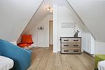 3. Schlafzimmer mit Kommode - Reethaus 11b - Top-Hundeurlaub