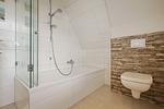 2. Badezimmer mit Badewanne - Reethaus 11b - Top-Hundeurlaub