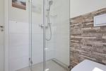 1. Badezimmer mit Dusche - Reethaus 11b - Top-Hundeurlaub