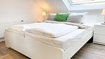 Schlafzimmer - Kapitänshaus FeWo 3 - Top-Hundeurlaub