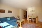 Wohnbereich- Essbereich mit Blick zur Küche - Wohnung 07-3 - Top-Hundeurlaub