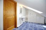 Gäste-WC mit Waschbecken - Haus 46a Deichfalter - Top-Hundeurlaub