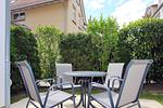 Terrasse mit Gartenmöbeln - Wohnung 1-05 - Top-Hundeurlaub