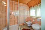 Badezimmer - Kreativhaus am See direkt am See mit Terrasse und Strandkorb - Top-Hundeurlaub