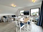 Wohnzimmer - FeWo - Coastal Residence 2, mit kleiner Loggia - Top-Hundeurlaub