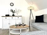 Wohnzimmer - FeWo - Coastal Residence 2, mit kleiner Loggia - Top-Hundeurlaub