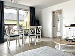 Wohnzimmer - FeWo - Coastal Residence 2, mit kleiner Loggia - Top-Hundeurlaub