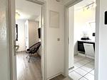 Wohnzimmer - FeWo - Coastal Residence 2, mit kleiner Loggia - Top-Hundeurlaub