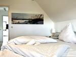 Schlafzimmer - FeWo - Coastal Residence 2, mit kleiner Loggia - Top-Hundeurlaub