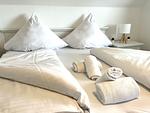 Schlafzimmer - FeWo - Coastal Residence 2, mit kleiner Loggia - Top-Hundeurlaub
