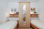 1. Schlafzimmer mit Einzelbetten - Haus 61c - Top-Hundeurlaub