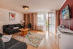 Wohnzimmer - Ferienwohnung Waldhaus 4.2 mit Terrasse und Grill - Hunde sind willkommen - Top-Hundeurlaub