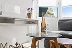 Wohnzimmer - Ferienwohnung Strandliebe Laboe - Top-Hundeurlaub