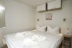 Schlafzimmer - Strand-Koje 823: strandnah, Terrasse - Top-Hundeurlaub