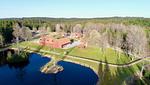 Vogelperspektive von Kopperhemmets Gård in Gällstad in Schweden - Kopparhemmets Gård - Top-Hundeurlaub