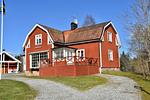 Hauptansicht vom Ferienhaus Kopperhemmets Gård in Gällstad - Kopparhemmets Gård - Top-Hundeurlaub