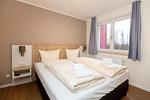 Schlafzimmer - Nr 27  Apartment mit 3 Schlafzimmern,Parkplatz am Haus ,Hund erlaubt - Top-Hundeurlaub