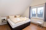 Schlafzimmer - Nr 27  Apartment mit 3 Schlafzimmern,Parkplatz am Haus ,Hund erlaubt - Top-Hundeurlaub