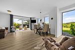 Wohnzimmer - Ferienwohnung Winningmay III Füsing - Top-Hundeurlaub