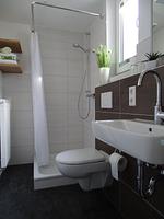 Badezimmer - Birkenhain 2b - Lastering Ferienhäuser & Apartments - Top-Hundeurlaub