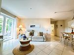 Wohnbereich mit Couch, Sessel, Wlan, TV - Strandquartier L. A. - Top-Hundeurlaub