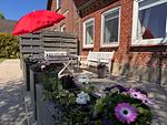 Vor der Ferienwohnung wurde eine weitere neue Terrasse angelegt - Krischan - Ruhige Ferienwohnung unweit vom Meer - Top-Hundeurlaub
