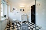 Badezimmer im EG mit Sauna und großer Dusche - Bauernhaus am Mühlendamm - Top-Hundeurlaub