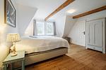 Schlafzimmer im 1. OG mit Boxspringbett (180 x 200 cm) - Bauernhaus am Mühlendamm - Top-Hundeurlaub