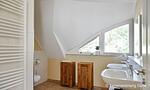 Helles Badezimmer mit zwei Waschbecken - Düne 7 - Top-Hundeurlaub