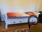 Einzelbett im historischen Look - FeWo Therese Schloss Weitersroda - Top-Hundeurlaub