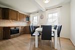 Ferienhaus Landhus Alt Schwerin Kueche mit Esstisch - Landhus - Top-Hundeurlaub