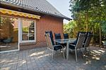 Ferienhaus Landhus Alt Schwerin Blick auf die Terasse - Landhus - Top-Hundeurlaub