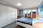 Appartementhaus Meeresbucht Whg. 3, Schlafzimmer mit großem Kleiderschrank - Ferienwohnung Appartementhaus Meeresbucht Whg. 3 - Top-Hundeurlaub