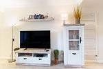 Appartementhaus Meeresbucht Whg. 1, TV im Wohnzimmer - Ferienwohnung Appartementhaus Meeresbucht Whg. 1 - Top-Hundeurlaub