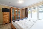 Appartementhaus Meeresbucht Whg. 1, Großer Kleiderschrank - Ferienwohnung Appartementhaus Meeresbucht Whg. 1 - Top-Hundeurlaub