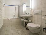 Badezimmer - Ferienwohnung mit 1 Schlafzimmer und Balkon (D133) - Top-Hundeurlaub