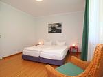Schlafzimmer - Ferienwohnung mit 1 Schlafzimmer und Balkon (D132) - Top-Hundeurlaub