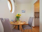Küche / Küchenzeile - 1-Raum-Ferienwohnung mit Terrasse (DG23) - Top-Hundeurlaub