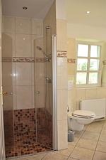 Badezimmer - Ferienhaus Blaues Haus Ockholm - Top-Hundeurlaub