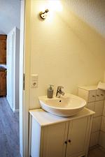 Badezimmer - Ferienhaus Blaues Haus Ockholm - Top-Hundeurlaub