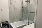 Badezimmer mit Dusch-Badewanne - Apt. Prinzessin Cecilie | Zentral | Zimmerprinzen - Top-Hundeurlaub