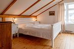 Schlafzimmer - FeWo Dwasiden: historischer Charme - Top-Hundeurlaub