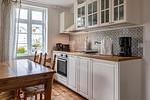 Küche / Küchenzeile - FeWo Königsstuhl: Balkon, historischer Charme - Top-Hundeurlaub