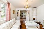 Wohnzimmer - Haus Udars: Garten, Terrasse, Kamin - Top-Hundeurlaub