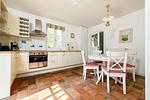 Küche / Küchenzeile - Haus Udars: Garten, Terrasse, Kamin - Top-Hundeurlaub