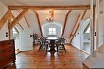 Wohnzimmer - FeWo Hiddensee: Terrasse, Garten, Kamin - Top-Hundeurlaub