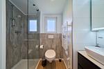 Badezimmer - Ferienhaus "Windstill" (141) - Top-Hundeurlaub
