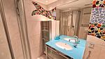 Badezimmer mit Dusche im unteren Stock - 5½-Zimmerwohnung - Top-Hundeurlaub