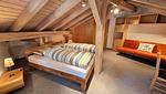 Schlafzimmer in der Dachräge für 3 Personen - 6½-Zimmerwohnung - Top-Hundeurlaub